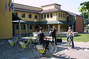 Ostello Due Torri San Sisto فندق بولونيا