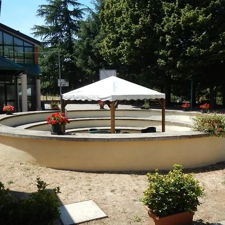 فندق Ostello Due Torri San Sisto